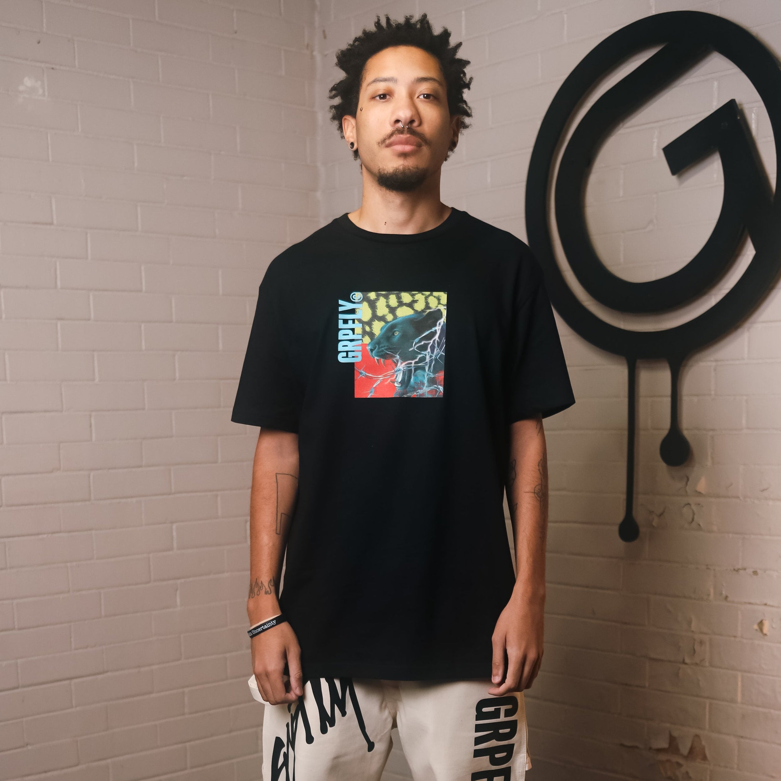 Wire Cat Tee - Black